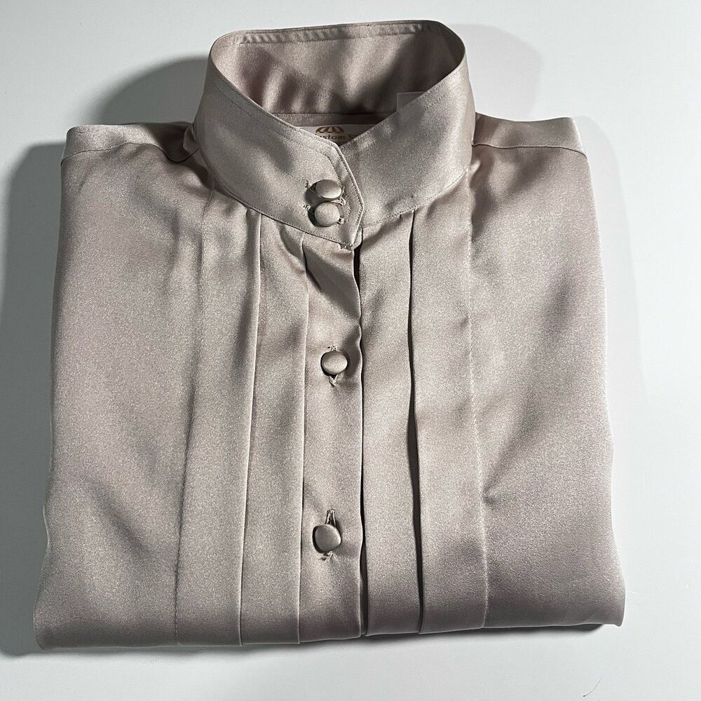 The Custom Shop Champagne Blouse Long Sleeve Pleated Front Mock Collar Size 8 - Picture 1 of 8
